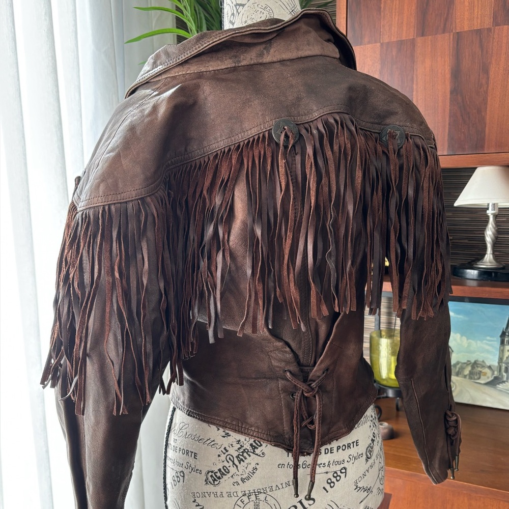 G-III Genuine Leather Vintage Fringed Jacket Women's Global Identity Hippie 70s